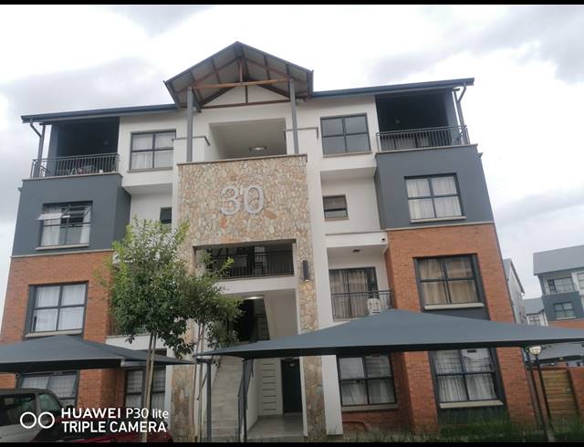 1 BEDROOM APARTMENT TO LET IN WILLOW PARK MANOR